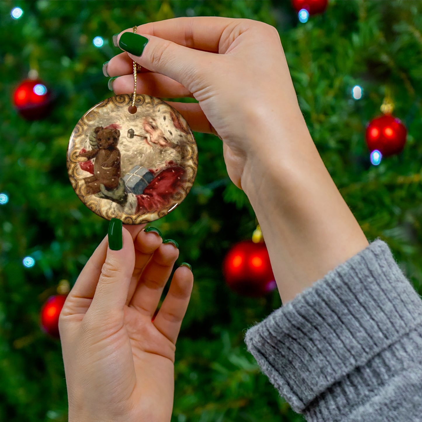 Santa Ceramic Disc Ornament    Item #4733651