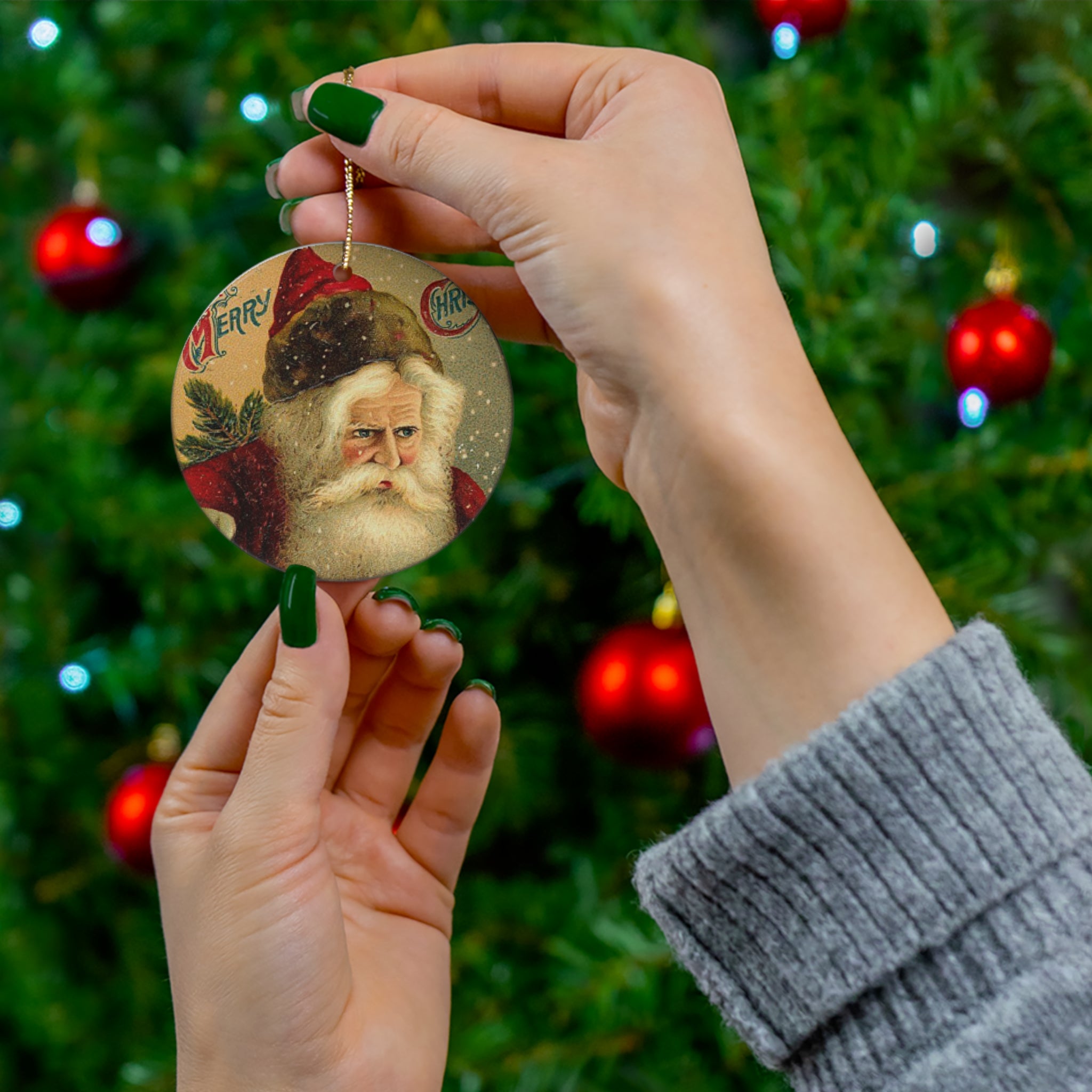 Santa Ceramic Disc Ornament        Item #4256929