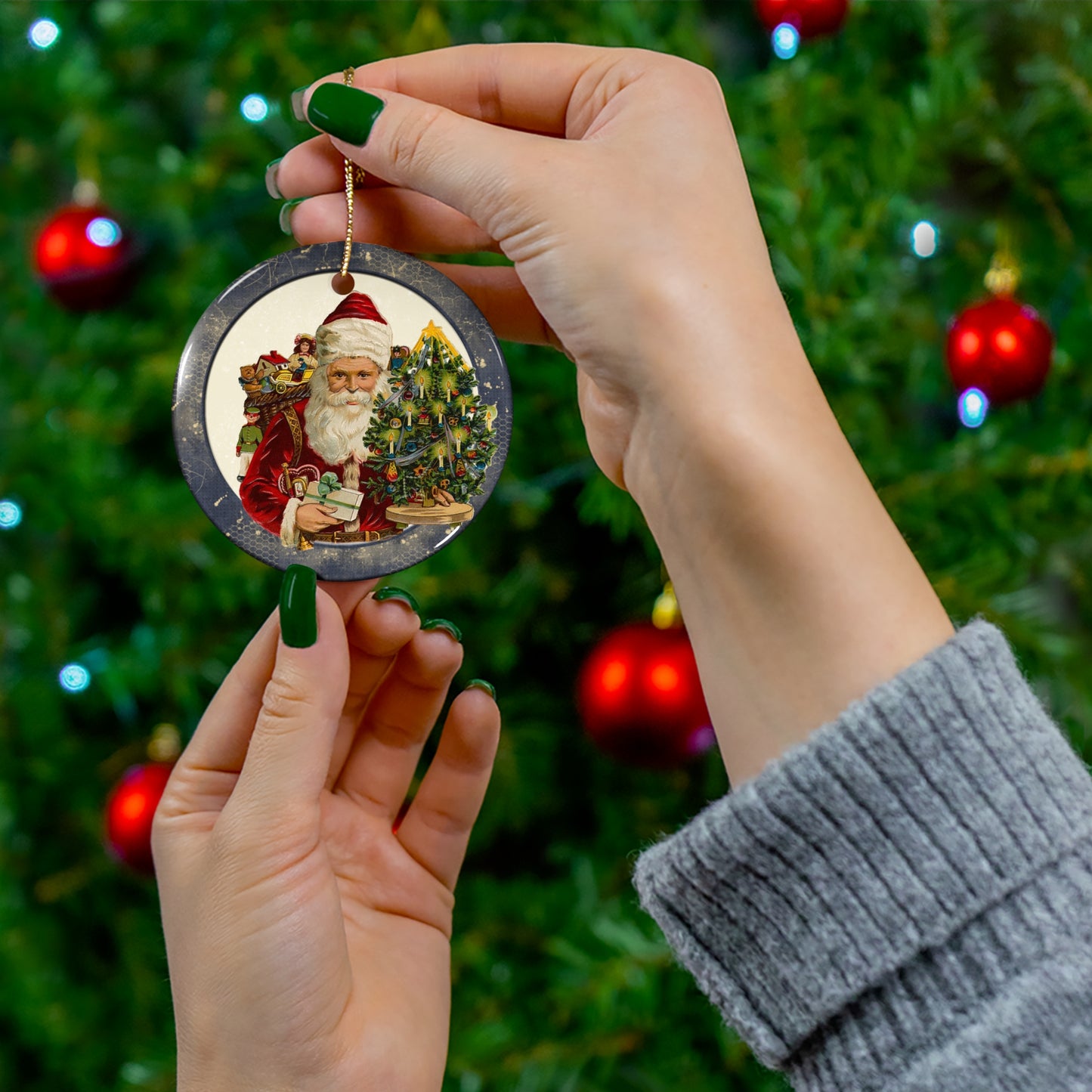 Santa Ceramic Disc Ornament           Item #2245228