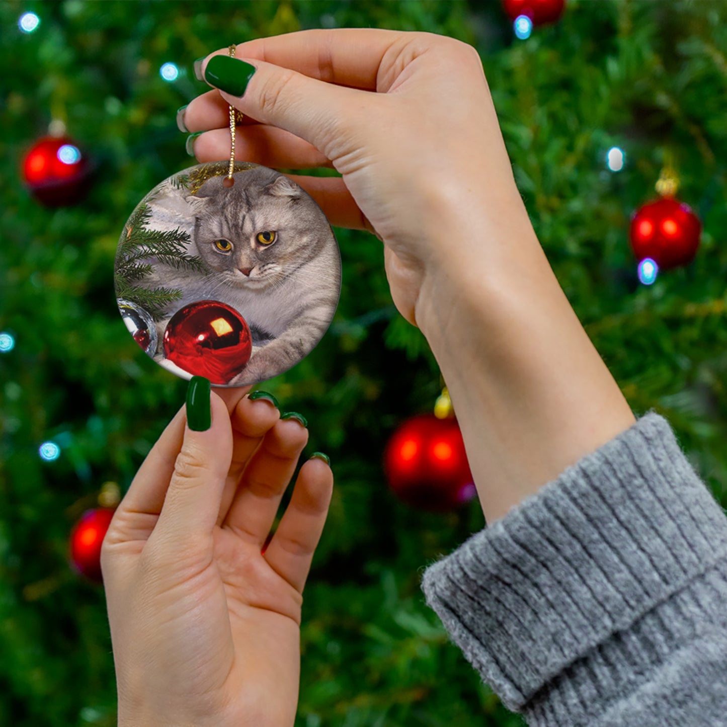 Christmas Cat Ceramic Disc Ornament       Item #860882