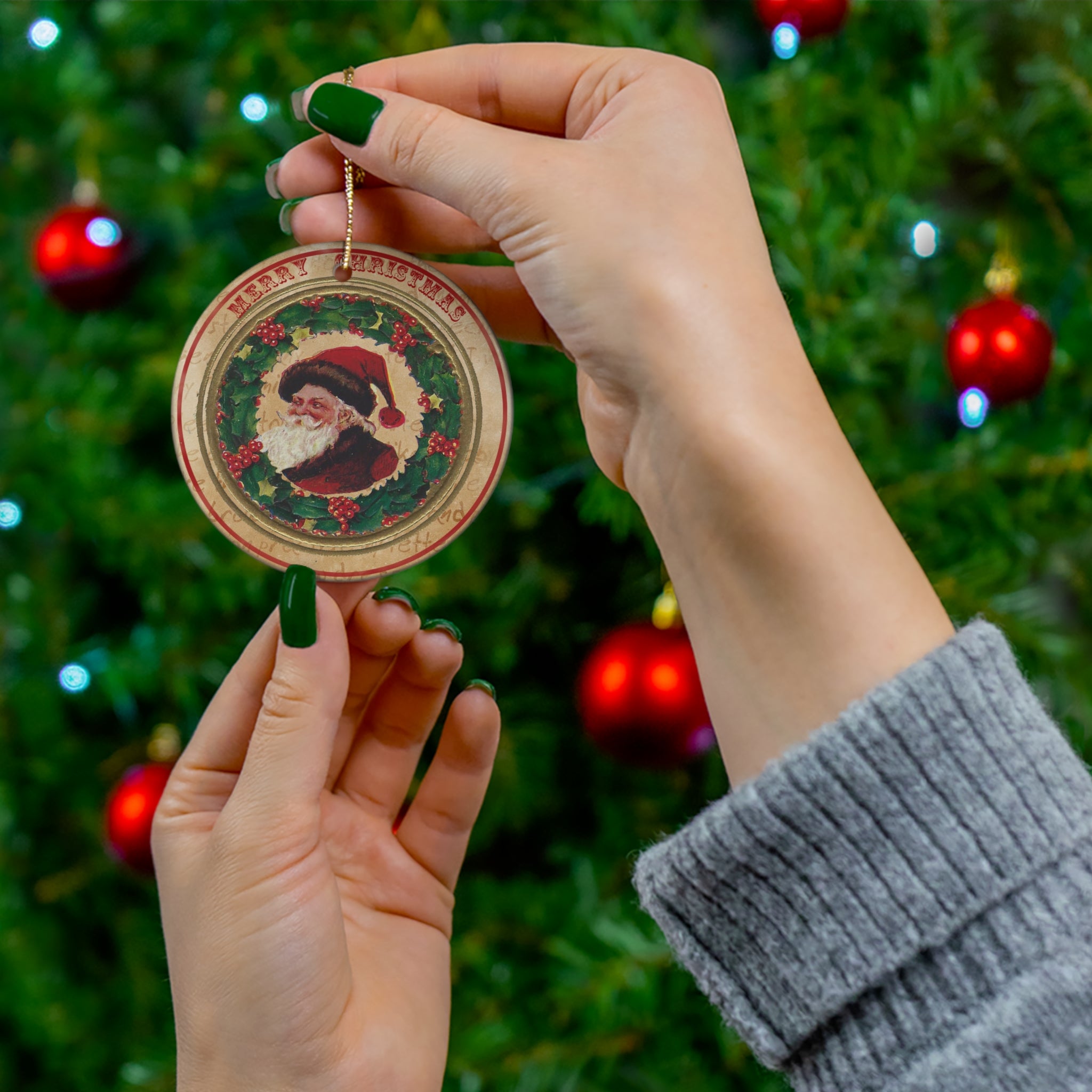 Santa Ceramic Disc Ornament           Item #5833225