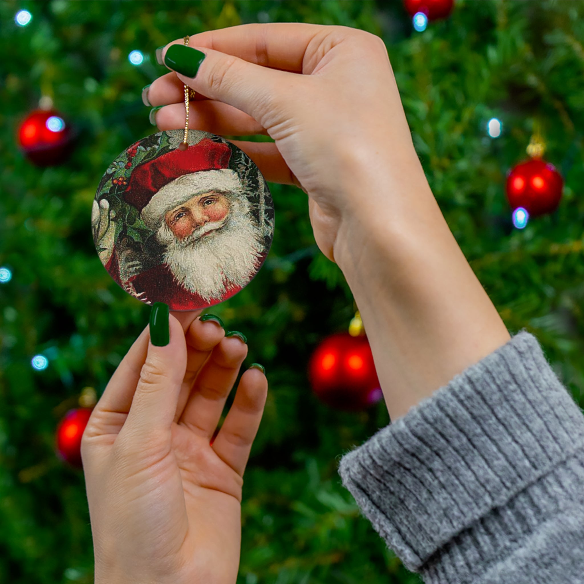 Santa Ceramic Disc Ornament      Item #9188506