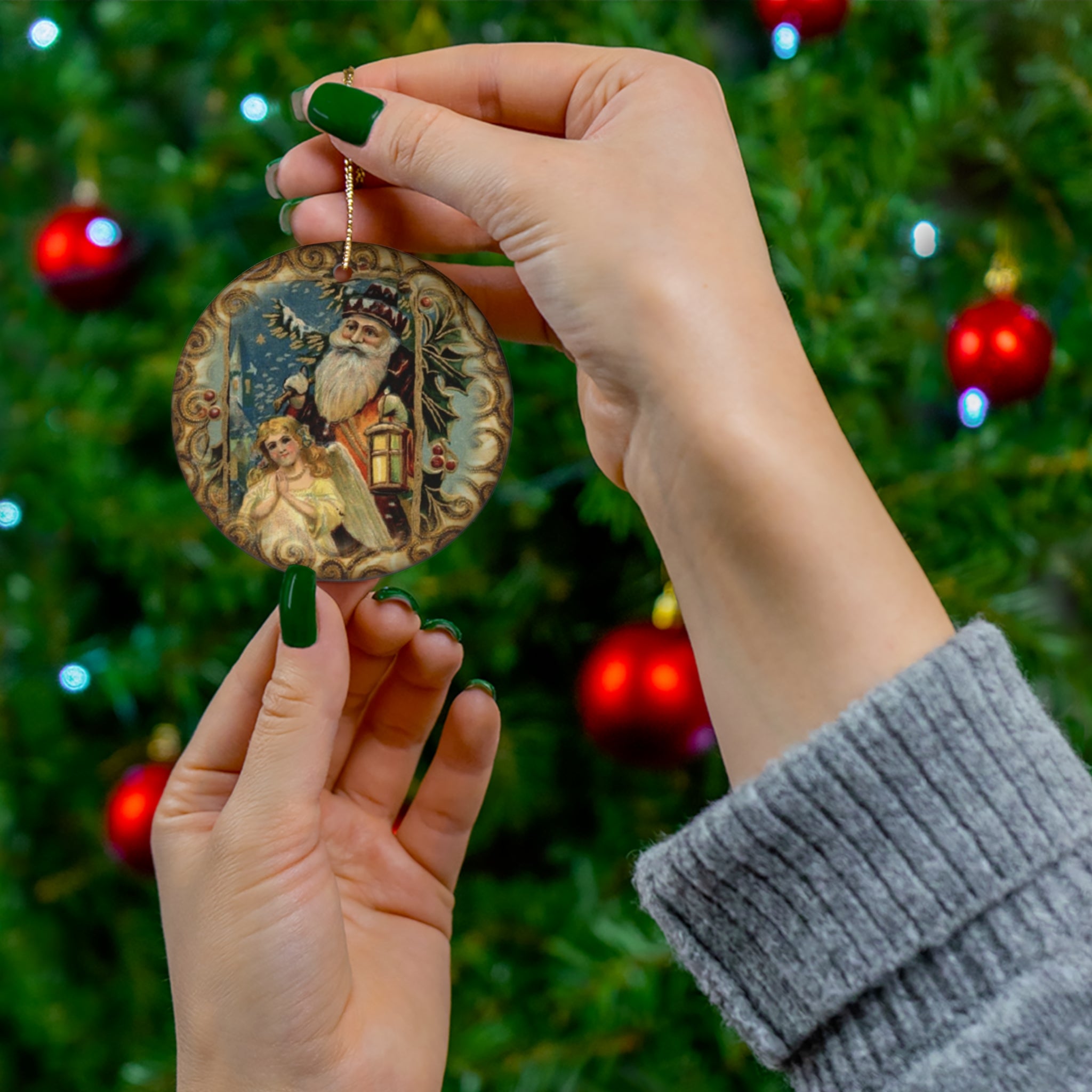 Santa Ceramic Disc Ornament           Item #2696554