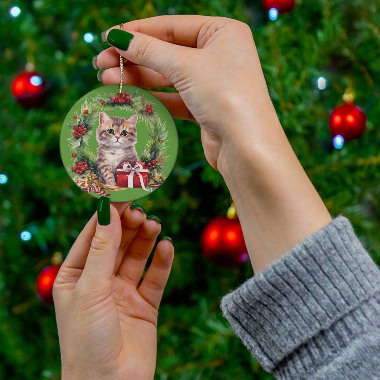 Ceramic Ornament - Christmas Cat      Item #2409252