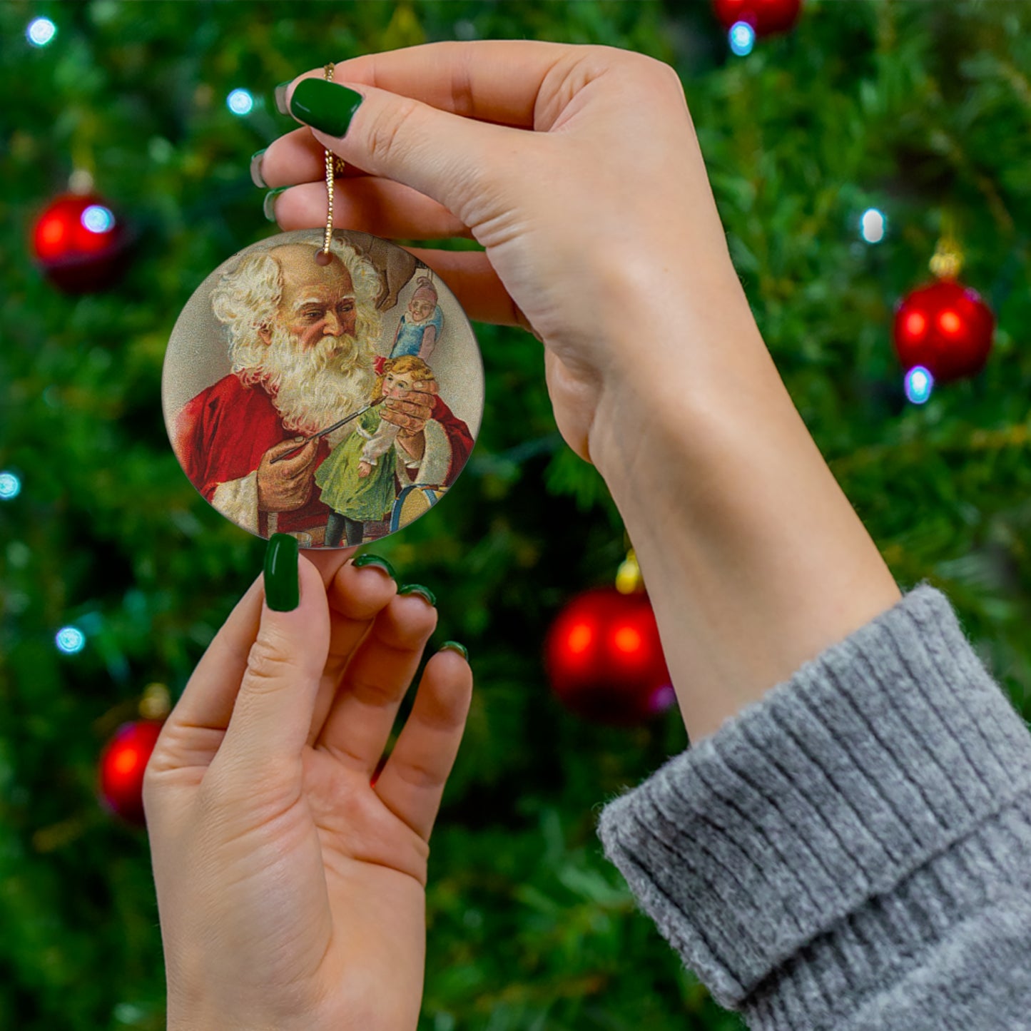 Santa Ceramic Disc Ornament          Item #9003768