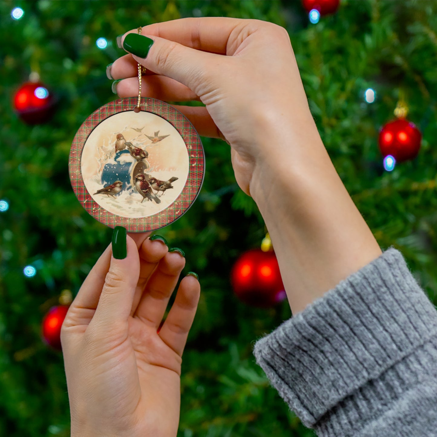 Christmas Birds Ceramic Disc Ornament          Item #700572