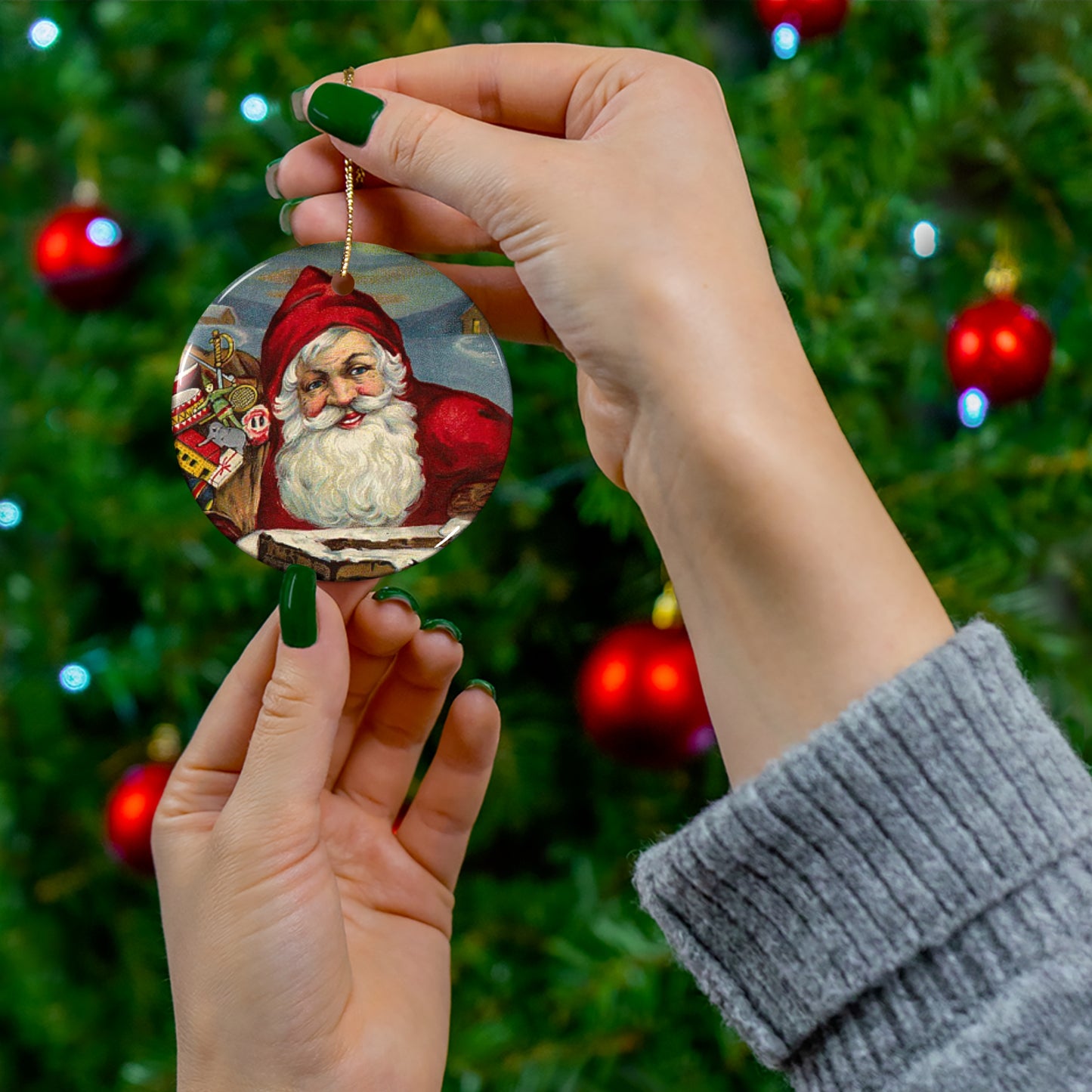 Santa Ceramic Disc Ornament          Item #9285251