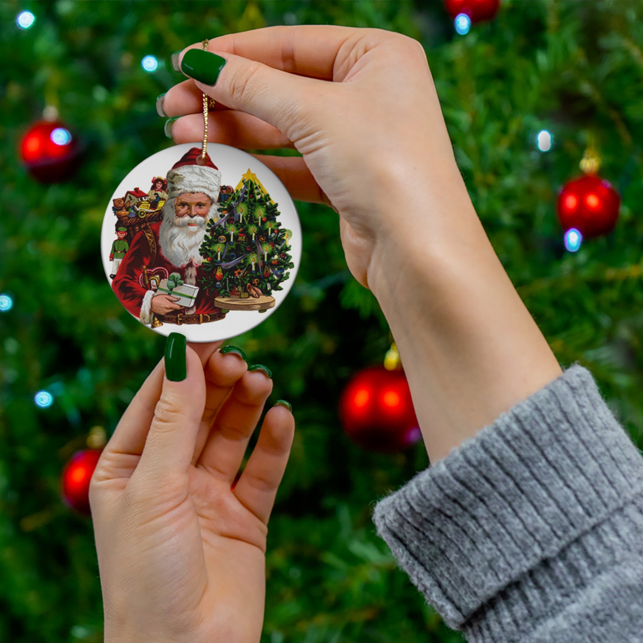 Santa Ceramic Disc Ornament        Item #2347853